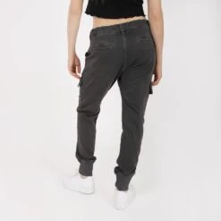 Kontakt - Jogger Cargo Femme - Noir - Drest -Pas Cher Mode Séduisante Magasin Jogger femme avec poches cargo 1