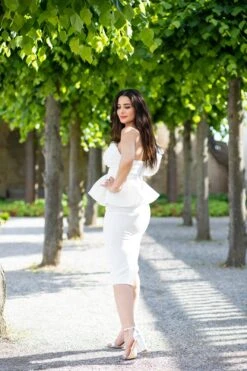 VELVET - Robe De Soirée En Blanc Avec Volants - Drest -Pas Cher Mode Séduisante Magasin Whats App Image 2022 07 01 at 9 05 24 AM