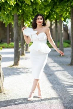 VELVET - Robe De Soirée En Blanc Avec Volants - Drest