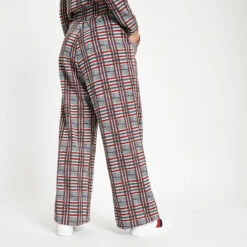 RIVER ISLAND -Red Check Belted Tapered Trousers - Drest -Pas Cher Mode Séduisante Magasin black skinny mid rise molly jeggings 732245 back Product Page Zoom