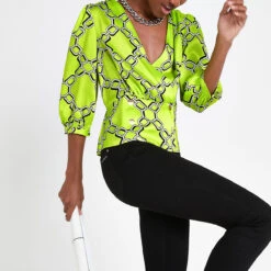 RIVER ISLAND -Green Chain Print Double Breasted Blouse - Drest