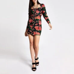 RIVER ISLAND -RED - PRINT LS RAVIOLI PRINT MESH DRESS - Drest -Pas Cher Mode Séduisante Magasin black skinny mid rise molly jeggings 740686 alt1 Product Page Zoom