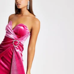 RIVER ISLAND -Pink Bandeau Wrap Velvet Mini Dress - Drest -Pas Cher Mode Séduisante Magasin black skinny mid rise molly jeggings 742123 back Product Page Zoom