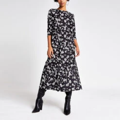 RIVER ISLAND -BLACK - PRINT LS TAMMY TIERED SMOCK DRESS - Drest