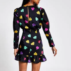 RIVER ISLAND -BLACK LS FRILL HEM STAR PRINT DRESS - Drest 6 RIVER ISLAND -BLACK LS FRILL HEM STAR PRINT DRESS - Drest -Pas Cher Mode Séduisante Magasin black skinny mid rise molly jeggings 797961 back Product Page Zoom