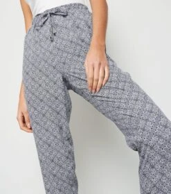 New Look Blue Tile Print Joggers - Drest -Pas Cher Mode Séduisante Magasin blue tile print joggers 4 scaled 1