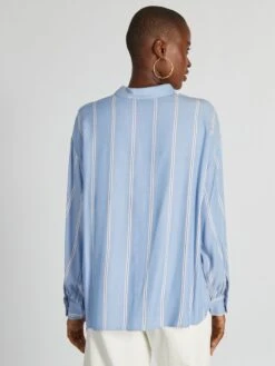 Kiabi Femme - Chemisier Fluide Fleuri - RAY BLURED - Drest -Pas Cher Mode Séduisante Magasin chemisier fluide a rayures bleu raye aee36 4 frb3