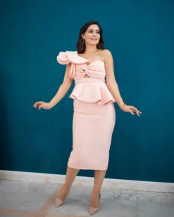 VELVET Femme - Robe De Soirée En Rose Avec Volants - Drest -Pas Cher Mode Séduisante Magasin image00001 3 scaled 1